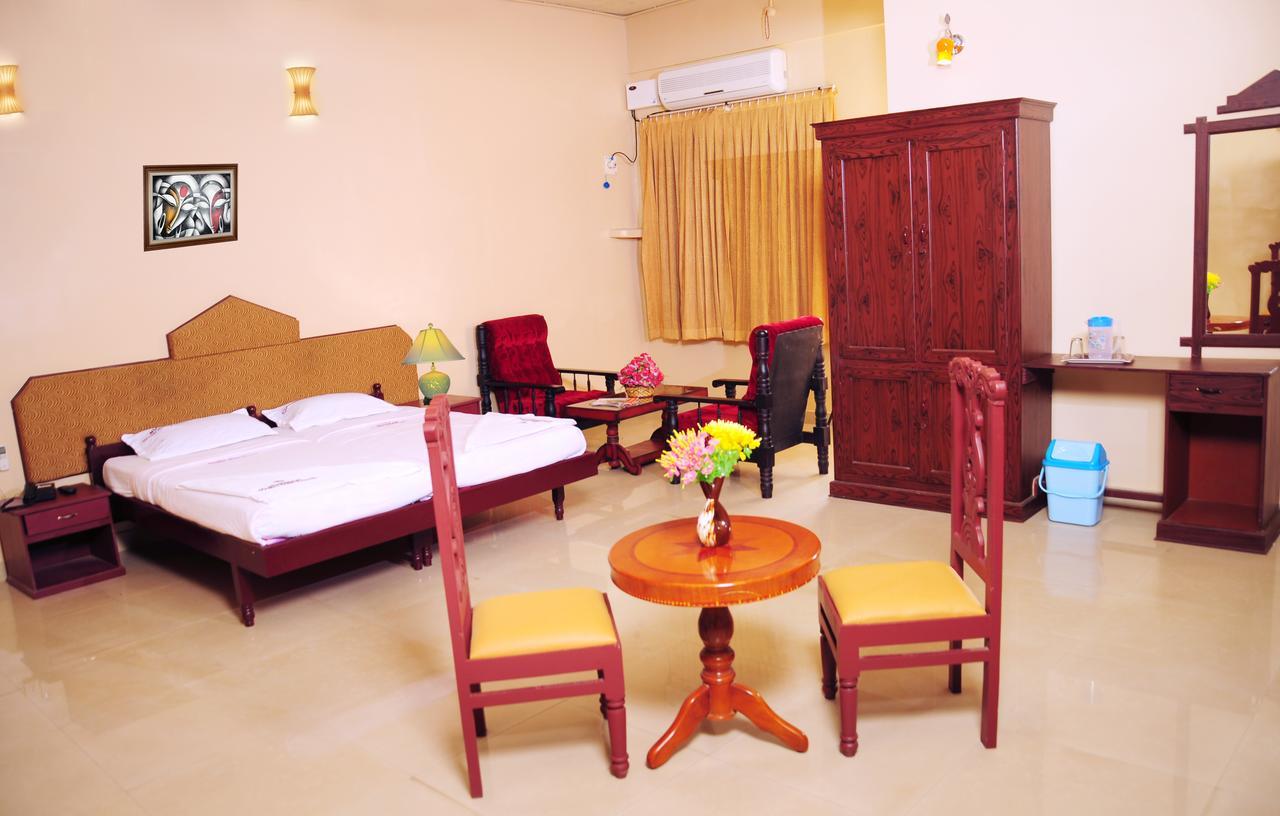 Hotel Nuhman Kondotty 外观 照片
