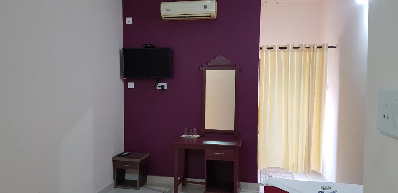 Hotel Nuhman Kondotty 外观 照片