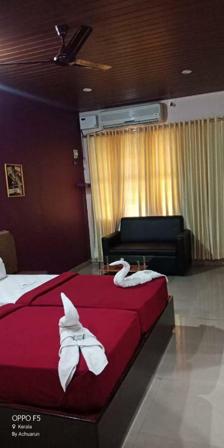 Hotel Nuhman Kondotty 外观 照片